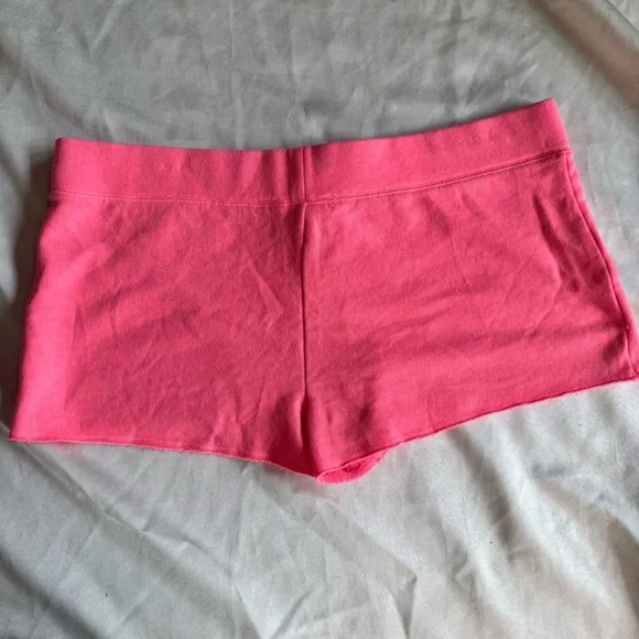PINK Victoria's Secret Campus Shorts - Picture 5 of 6